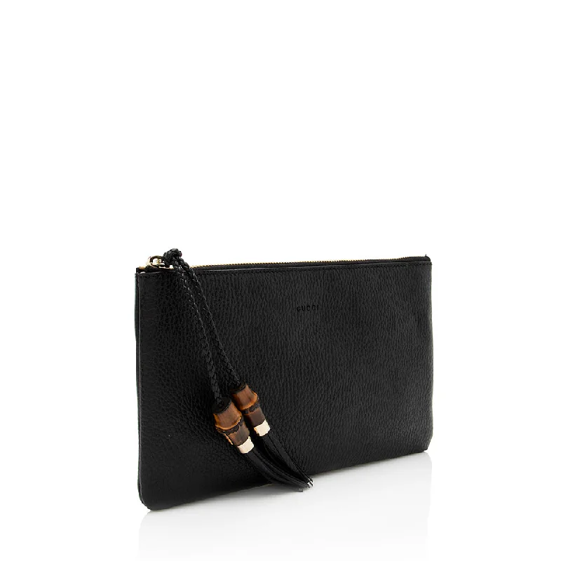 Women Gucci bags with a detachable mobile phone holderGucci Leather Bamboo Tassel Zip Clutch (SHF-18469)