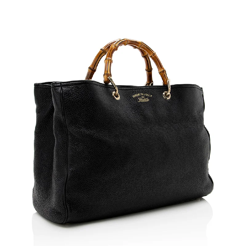 Women Gucci bags with a front - zip pocket for small itemsGucci Leather Bamboo Large Shopper Tote - FINAL SALE (17320)