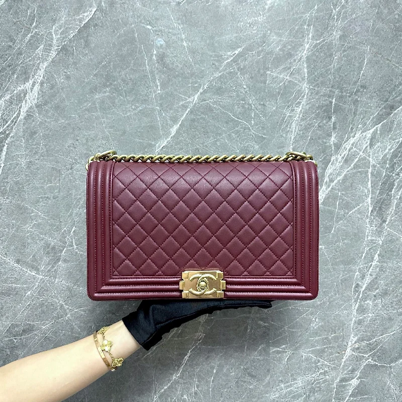 Chanel classicBoy New Medium Lambskin Burgundy GHW No 22