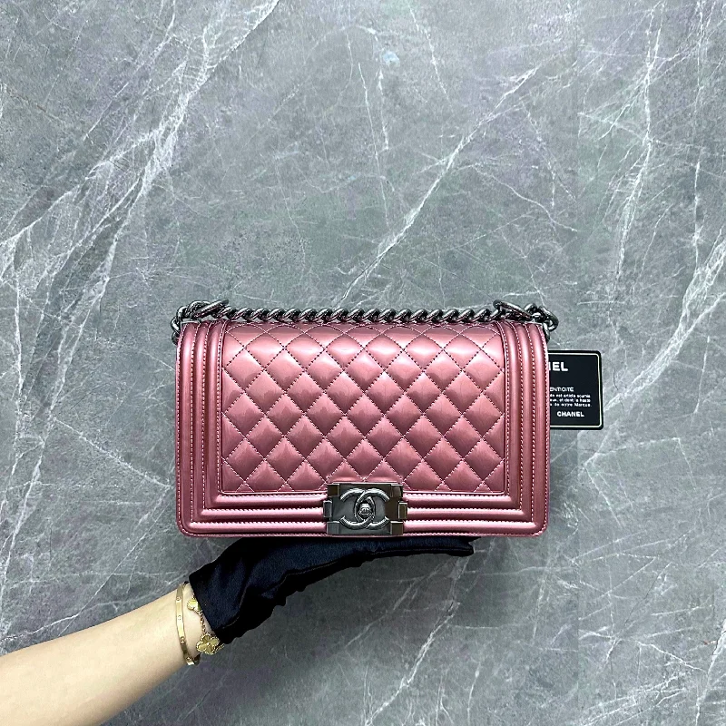 Chanel leather bags for everydBoy Old Medium Calfskin Patent Leather Iridescent Pink Leboy SHW No 19