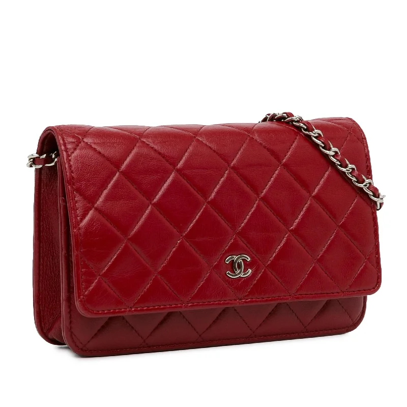 Chanel bags that pair perfectly with any outfitChanel Classic Lambskin Wallet on Chain (0gCDCg)