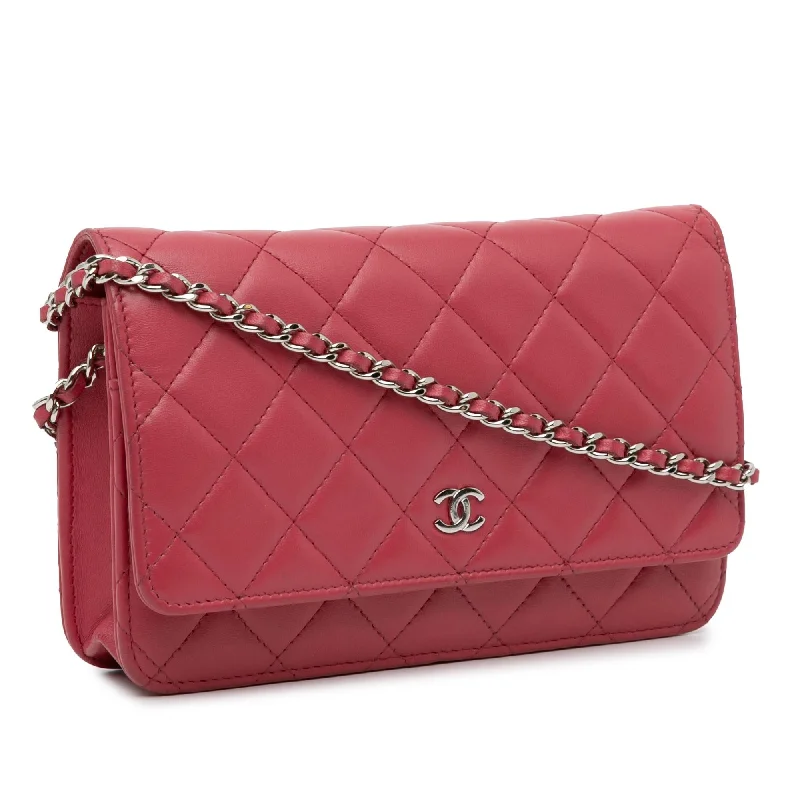 Chanel Handbag with Adjustable Strap for ComfortChanel Classic Lambskin Wallet on Chain (kmkl8K)