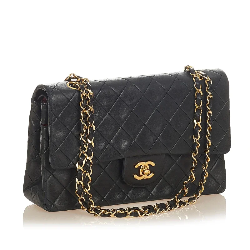 Chanel Designer Handbag with Unique DesignChanel Classic Medium Lambskin Leather Double Flap Bag (28016)