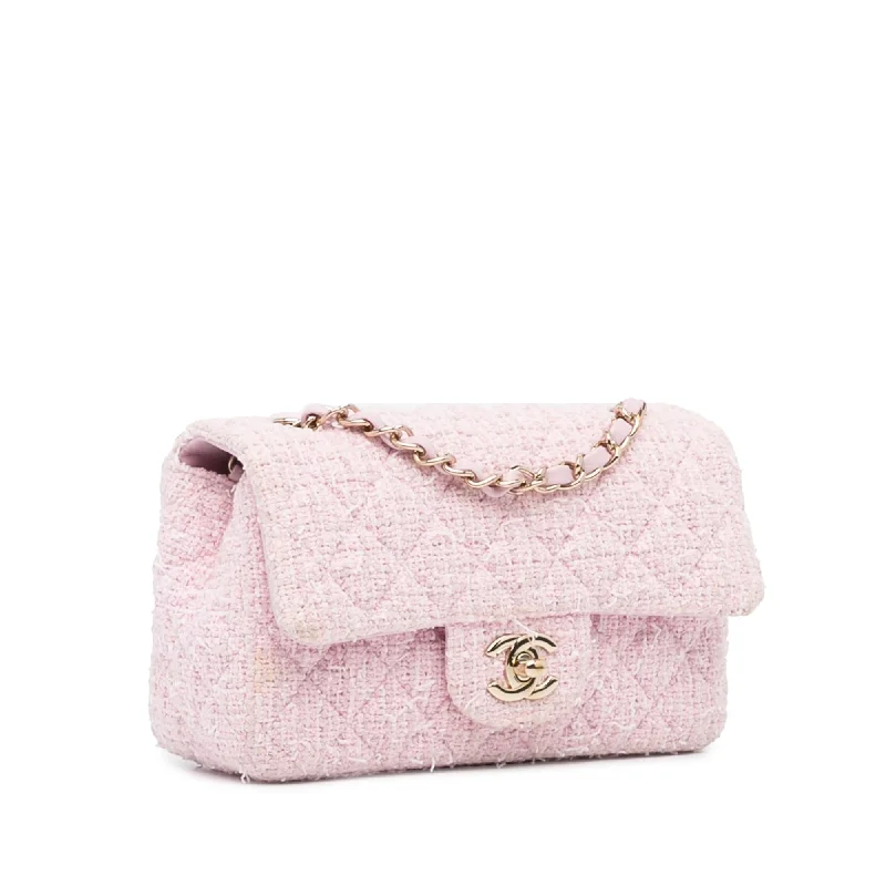 Chanel Quilted Leather Shoulder Bag for FashionistasChanel Classic Mini Rectangular Tweed Flap Bag (gxVLfm)