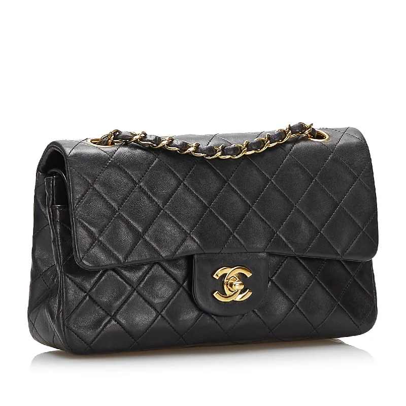 Chanel All - Match Handbag for Versatile StylingChanel Classic Small Lambskin Double Flap (Pp19fK)