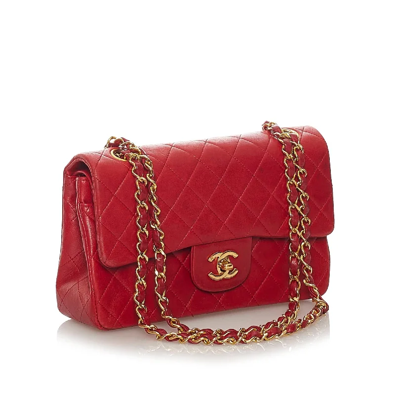 Chanel bags with modern touchesChanel Classic Small Lambskin Leather Single Flap Bag (28011)