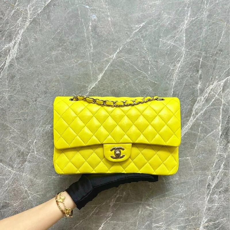 Chanel Black Handbag for Business MeetingsLambskin Yellow GHW No 15