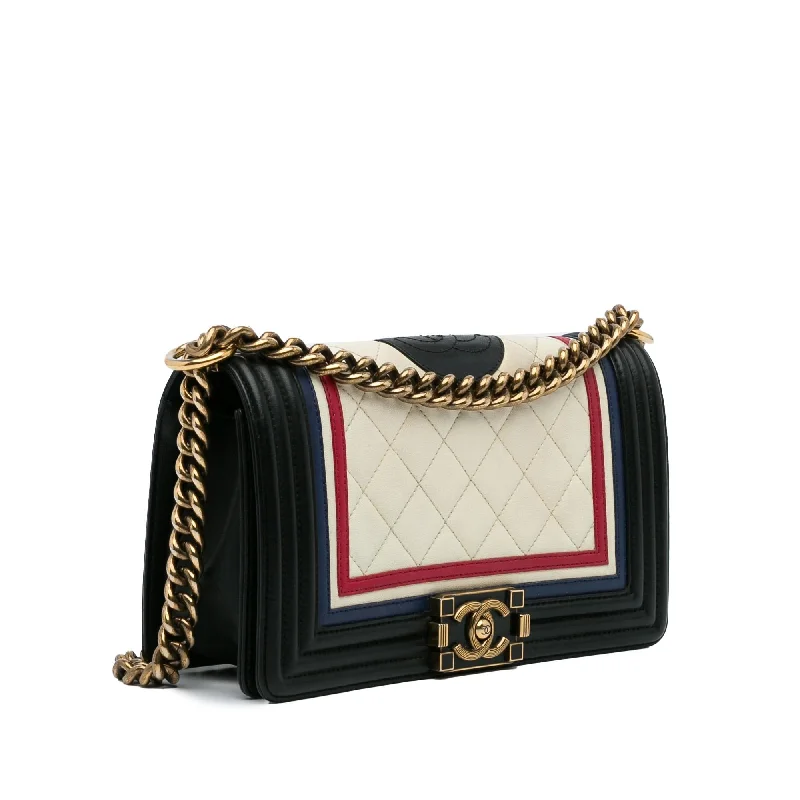 Chanel bags for a polished and professional appearanceChanel Crest-Embellished Medium Boy Bag (0OF1ya)