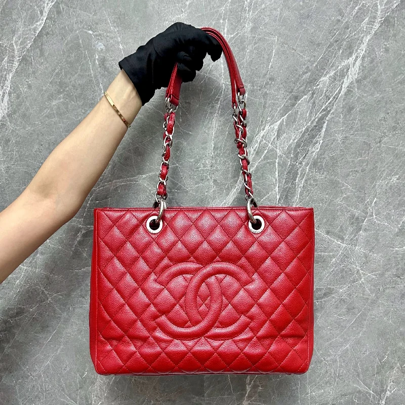 Chanel Black Handbag for Business MeetingsGST Caviar Grand Shopping Tote Red Leather No 17